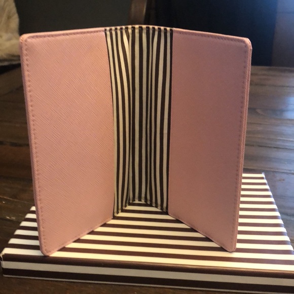 Henri Bendel light pink passport cover - Picture 3 of 5